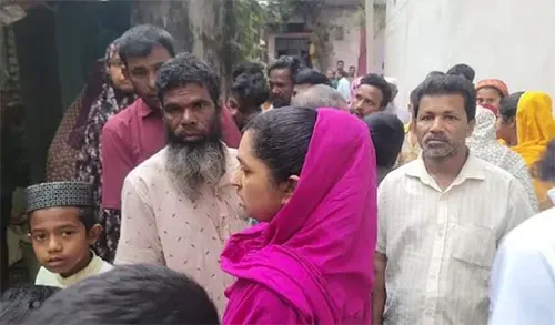 ঘর থেকে ছেলের, বাড়ির পাশে রেললাইন থেকে বাবার লাশ উদ্ধার