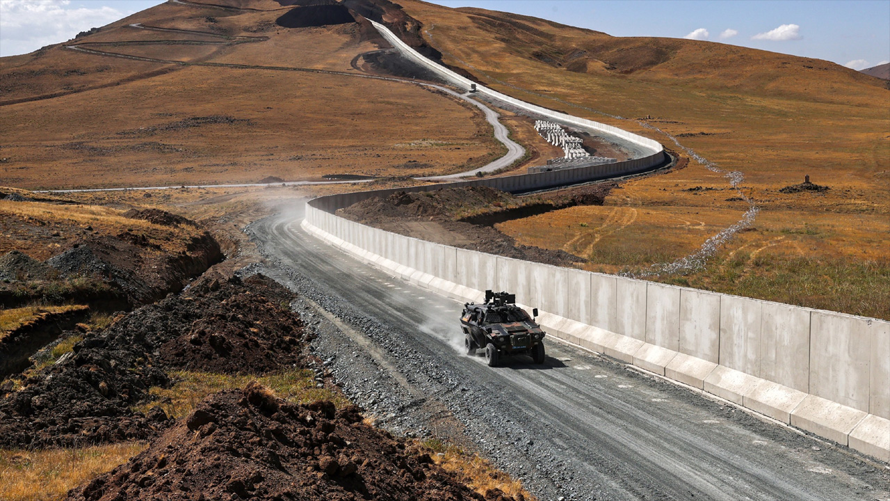 ইরানে সরকার পতন হয়ে গেলে সীমান্তে বাফার জোন তৈরির পরিকল্পনা তুরস্কের