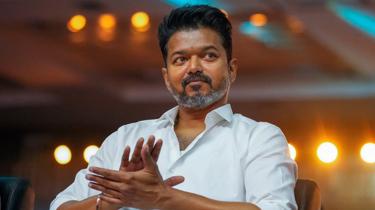 কর ফাঁকির মামলায় জড়ালেন থালাপতি বিজয়