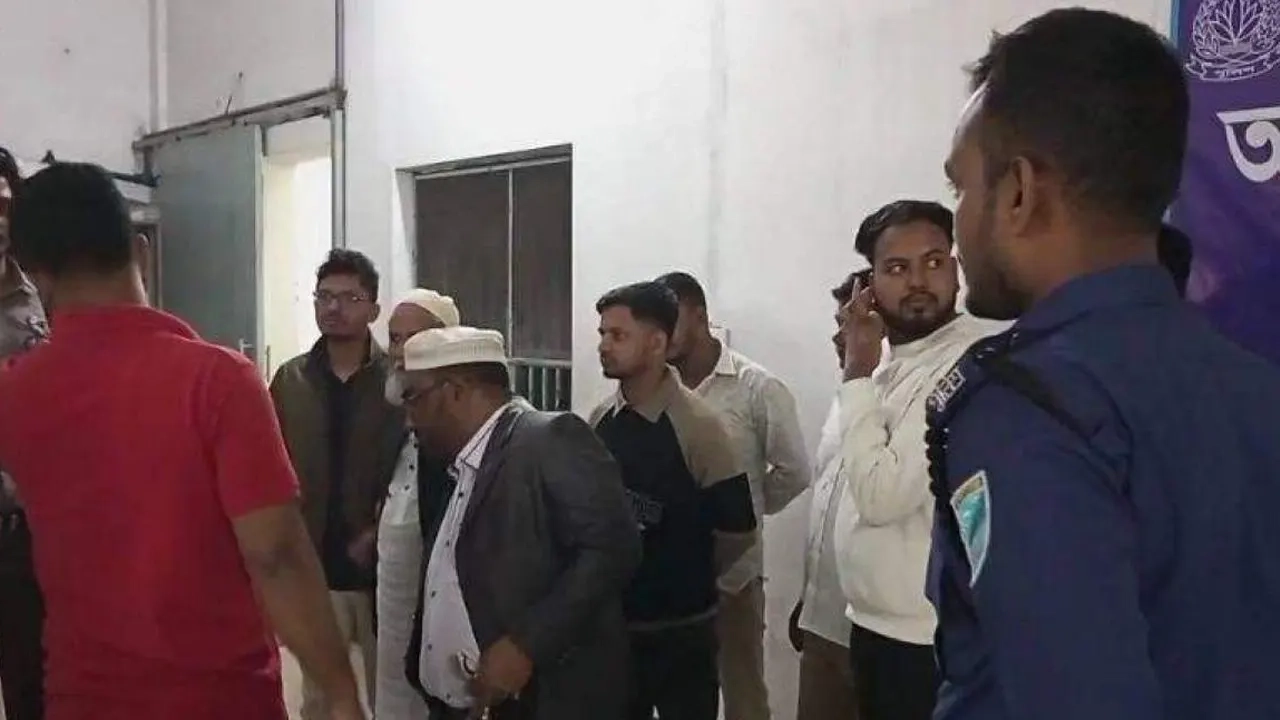 ভোটকেন্দ্র দখলের চেষ্টা, সেনাবাহিনীর হাতে বিএনপির ১৩ নেতাকর্মী আটক