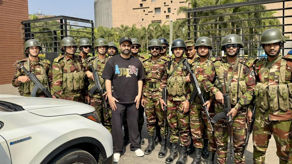 জীবনে প্রথম ভোট দিয়ে আনন্দিত তামিম ইকবাল