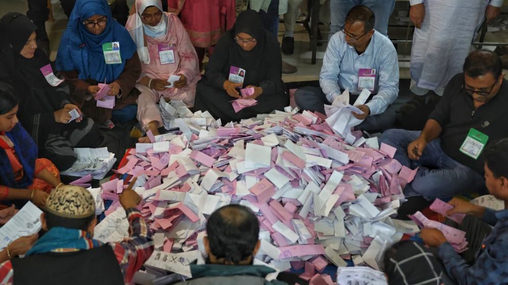 ভোটগ্রহণ শেষ, আসতে শুরু করেছে ফলাফল