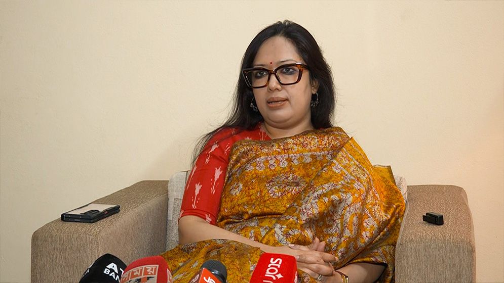 মানুষের কাছে আমার ভালোবাসার ঋণ অনেক বেড়ে গেছে: রুমিন ফারহানা