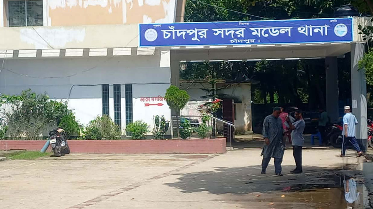 বিশৃঙ্খলা করায় ছাত্রদলের ৫ কর্মীকে পুলিশে দিলেন নবনির্বাচিত এমপি