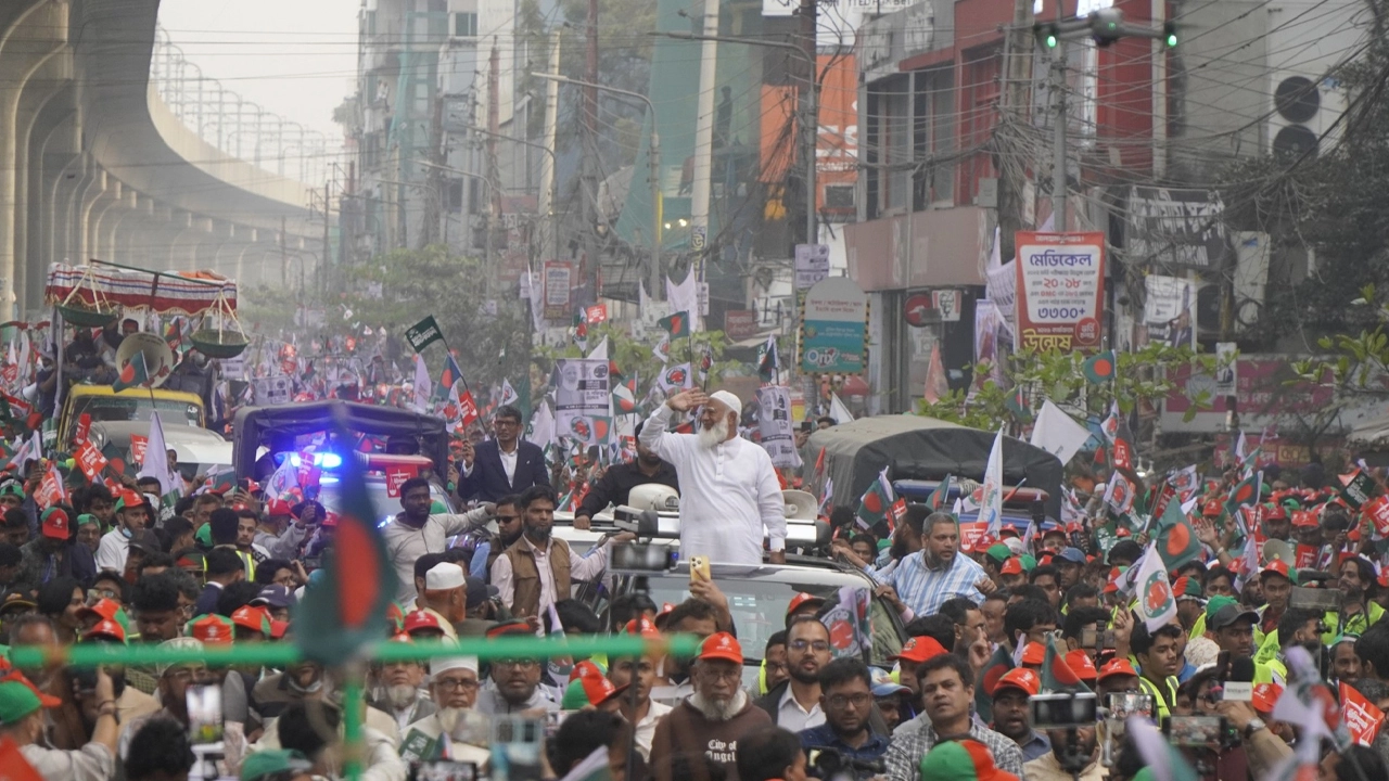 রাজধানীতে শিকড় গাড়ল জামায়াত