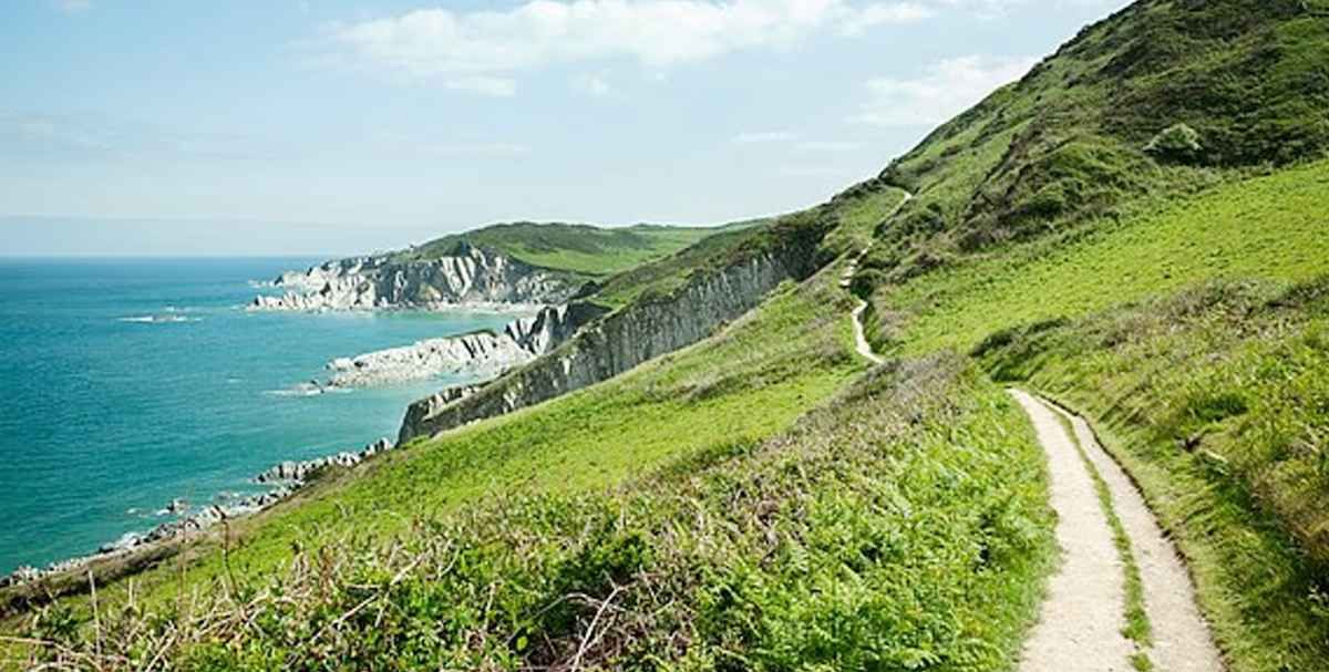 ইংল্যান্ডে বিশ্বের দীর্ঘতম উপকূলীয় হাঁটার পথ চালু