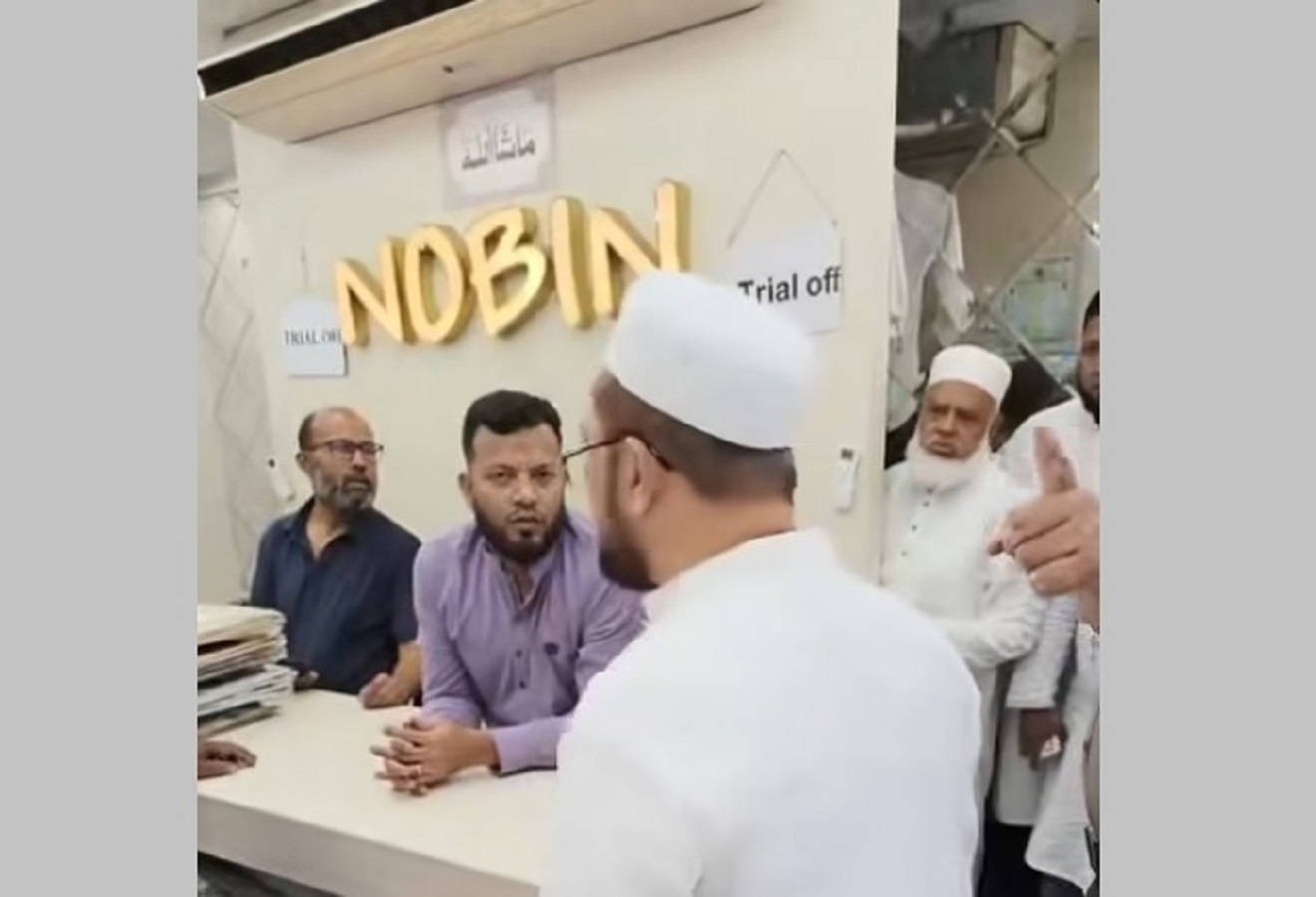 নবীন পাঞ্জাবি দোকানের ঘটনায় ওসিসহ দুই পুলিশ কর্মকর্তা ক্লোজড