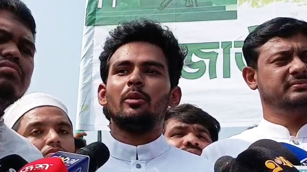 গণরায়কে উপেক্ষা করে সরকার সামনে এগোতে পারবে না: আসিফ মাহমুদ