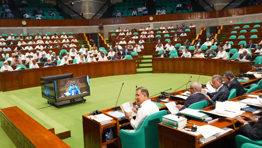 সরকারি চাকরিতে শৃঙ্খলা ভঙ্গ ও অবাধ্যতায় সরাসরি বরখাস্তের বিধান রেখে সংসদে বিল পাস